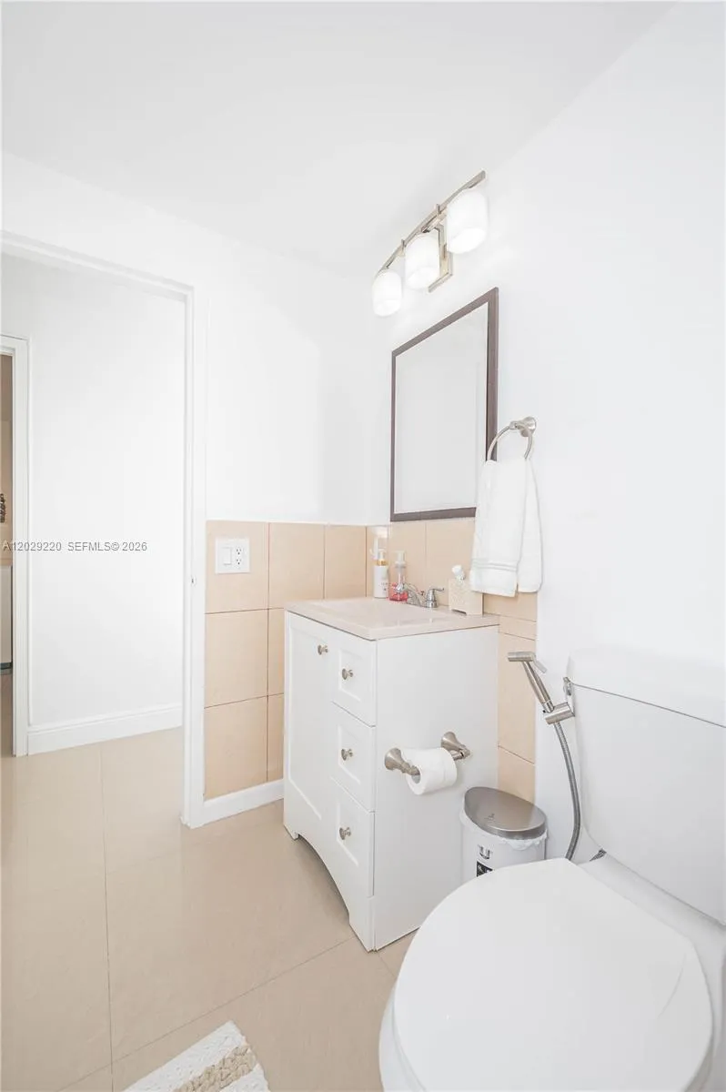 2nd Bathroom