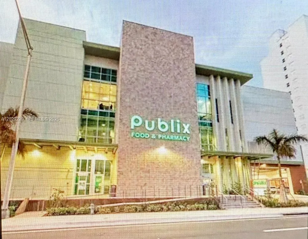 Brand new grocery store Publix across the street.