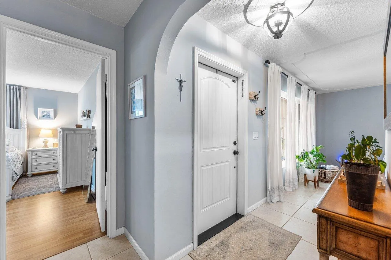 Entry towards primary