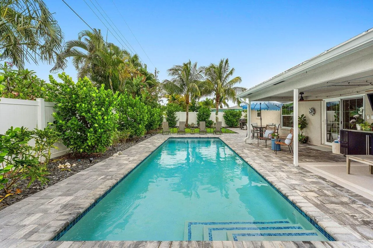 Longview of pool