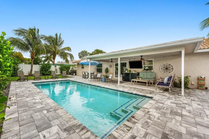 2527 SW 12th Street