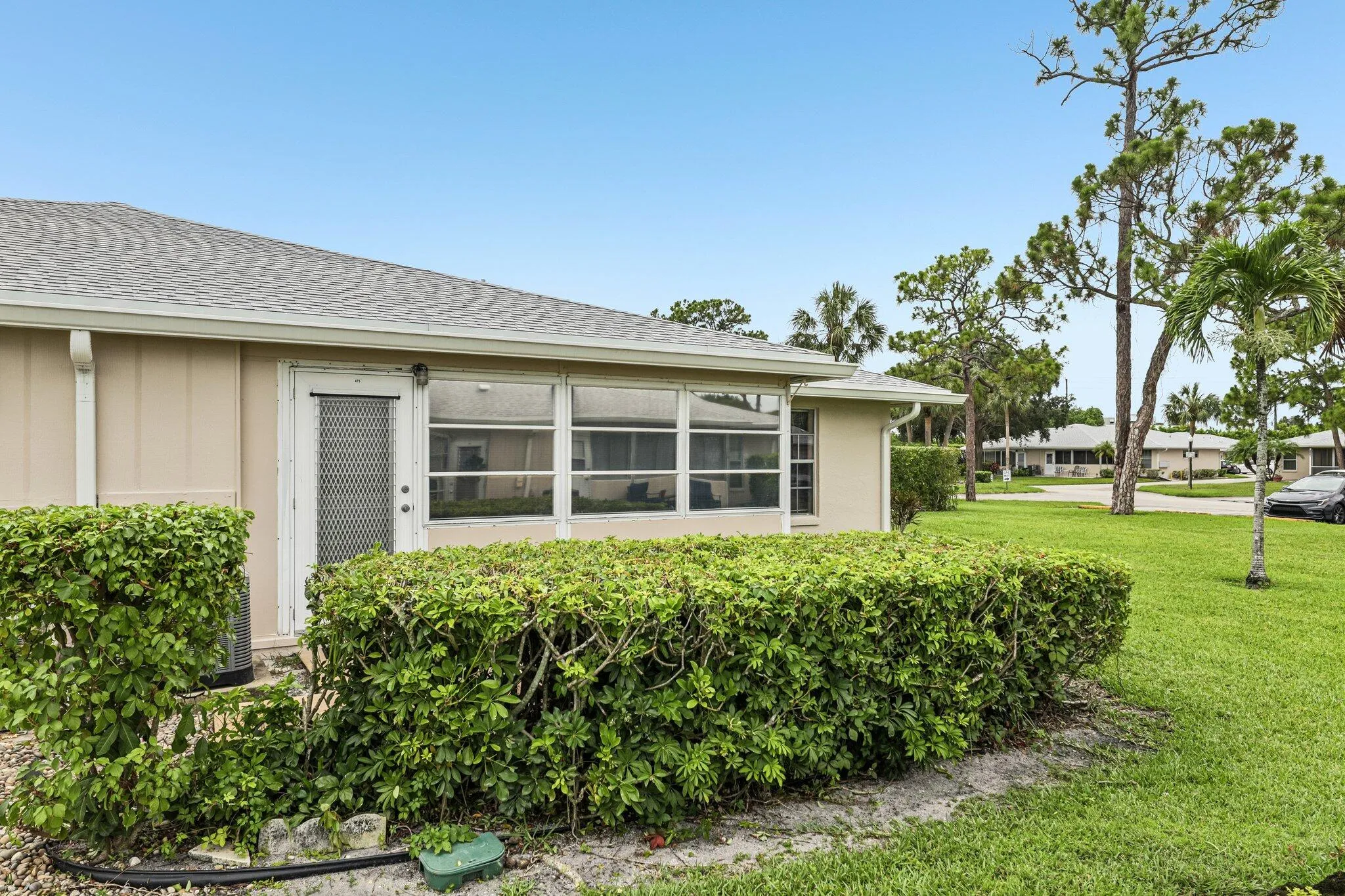 27-web-or-mls-Holyoke Ln-S3105-028