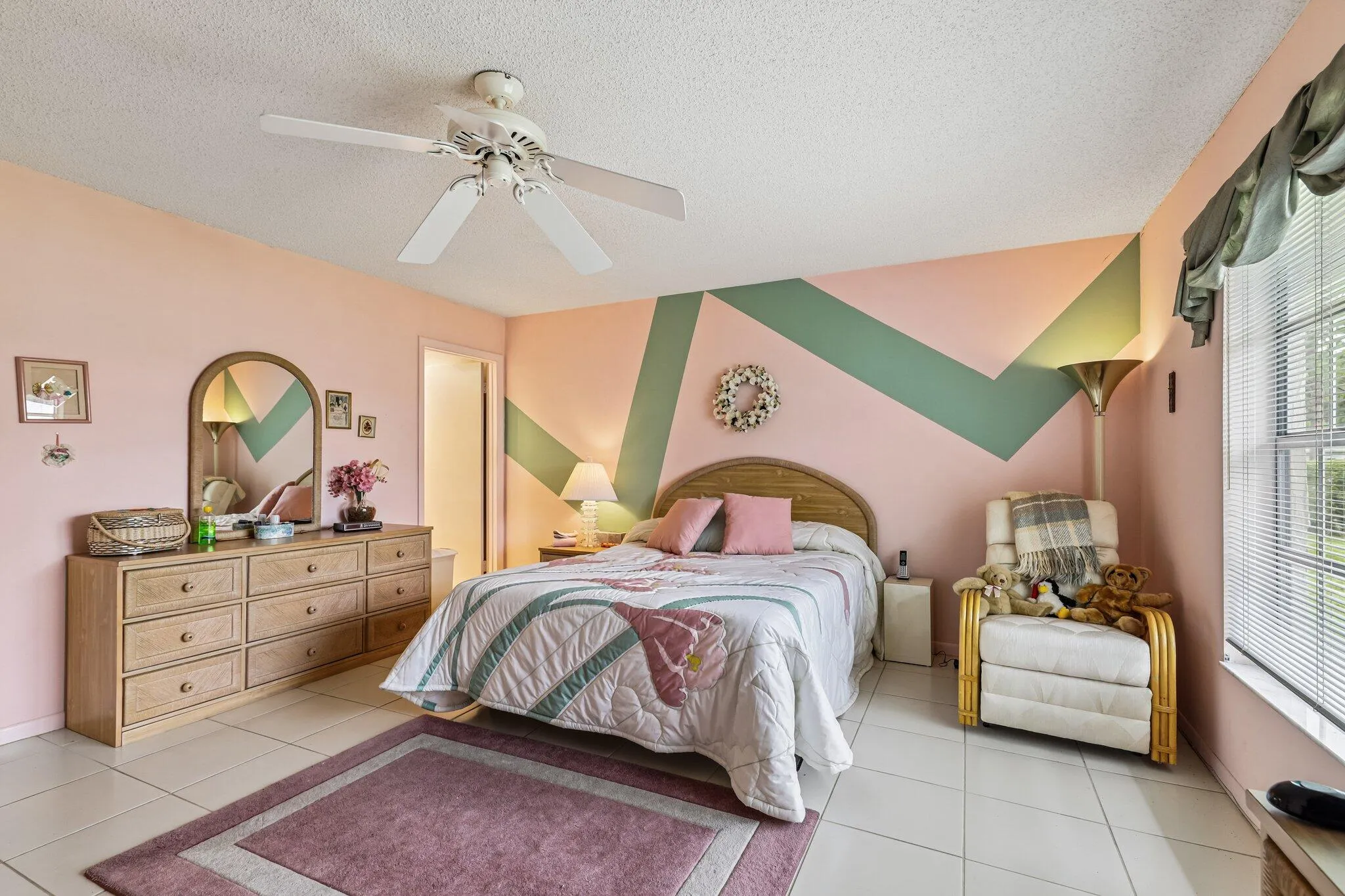 22-web-or-mls-Holyoke Ln-S3105-023