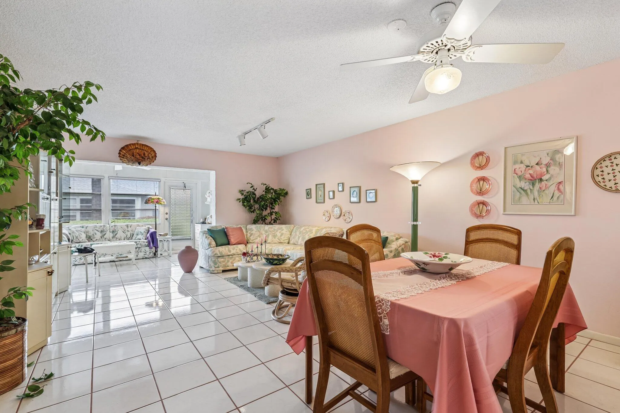 7-web-or-mls-Holyoke Ln-S3105-008