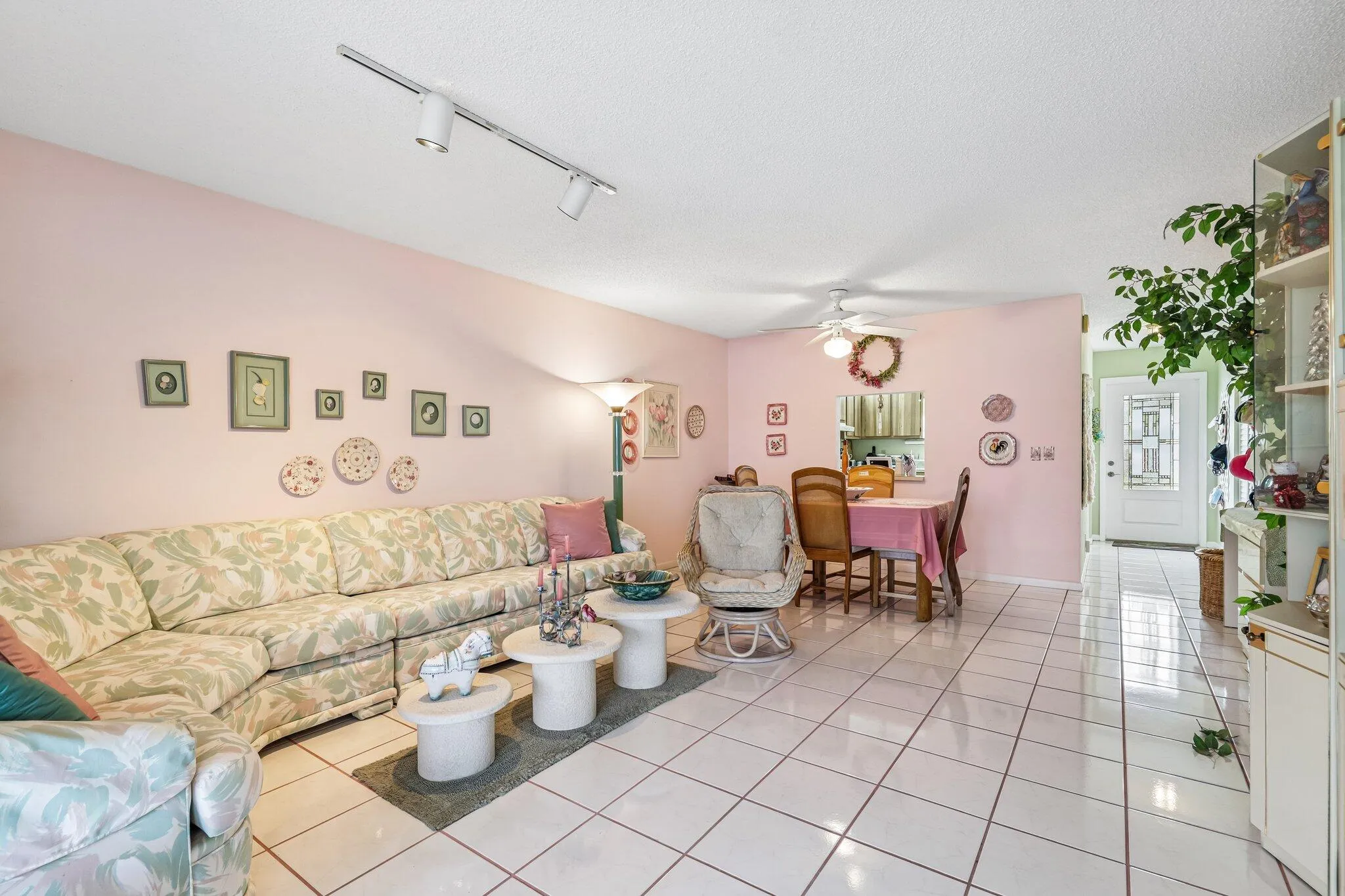 5-web-or-mls-Holyoke Ln-S3105-006