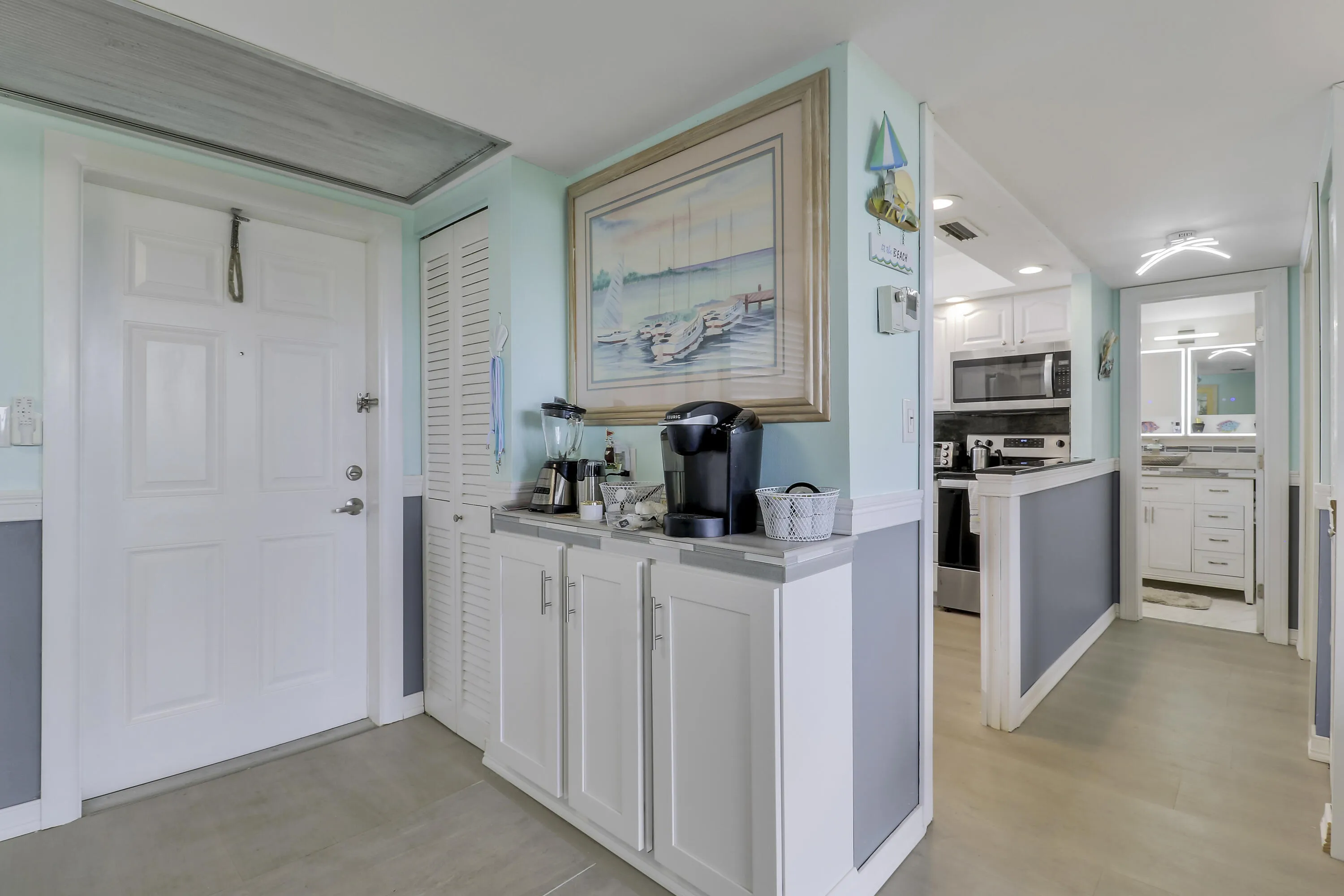 coffee bar/kitchen