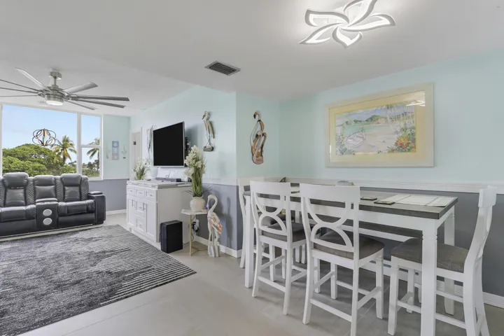 living room/dining