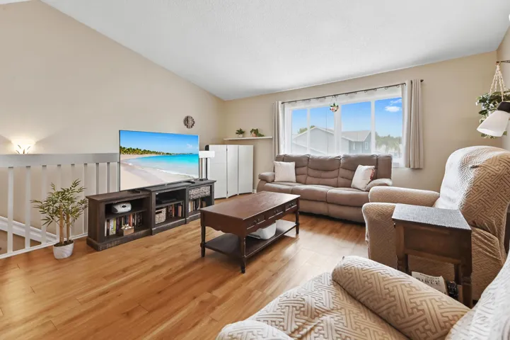 11 Living room 04