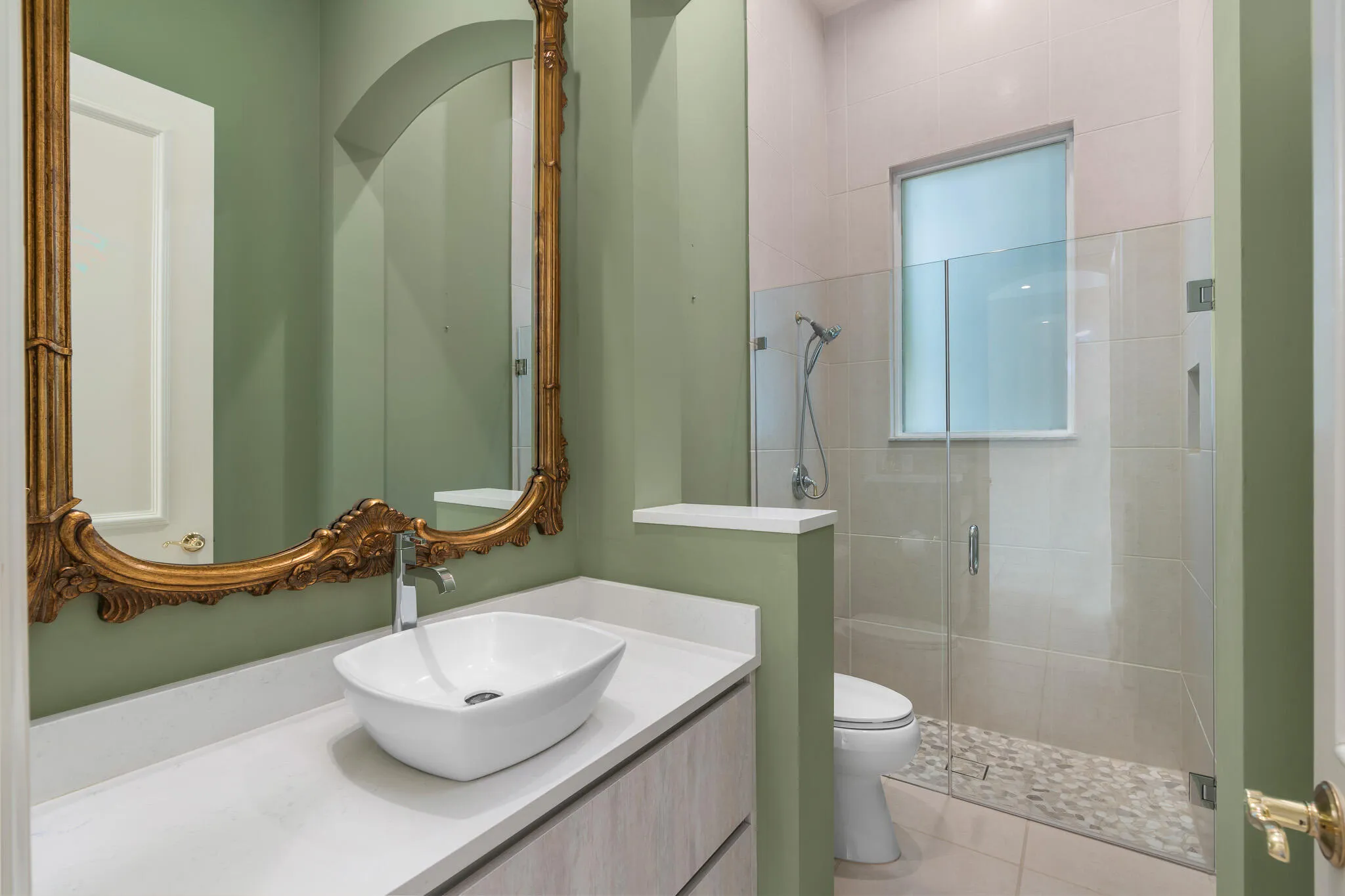 full bathroom 2