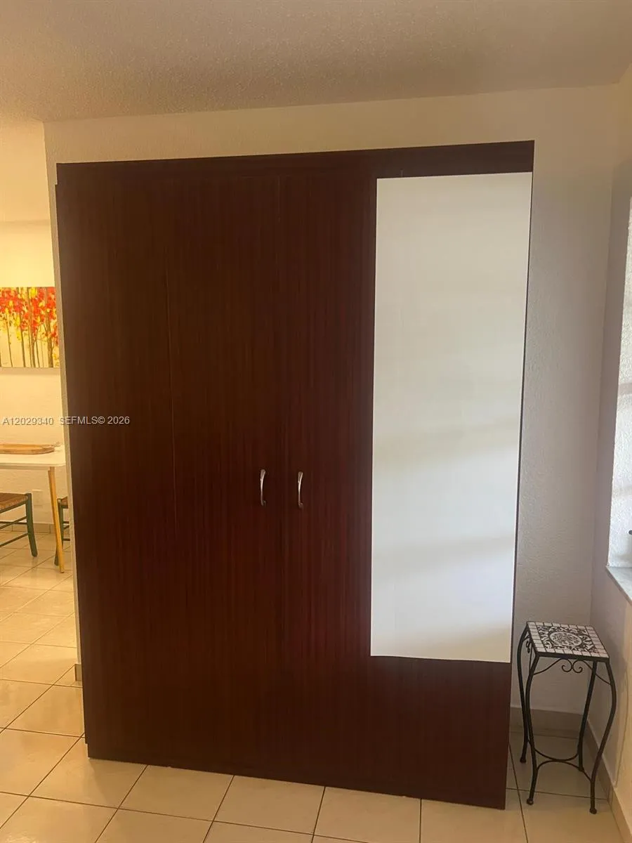 Murphy bed