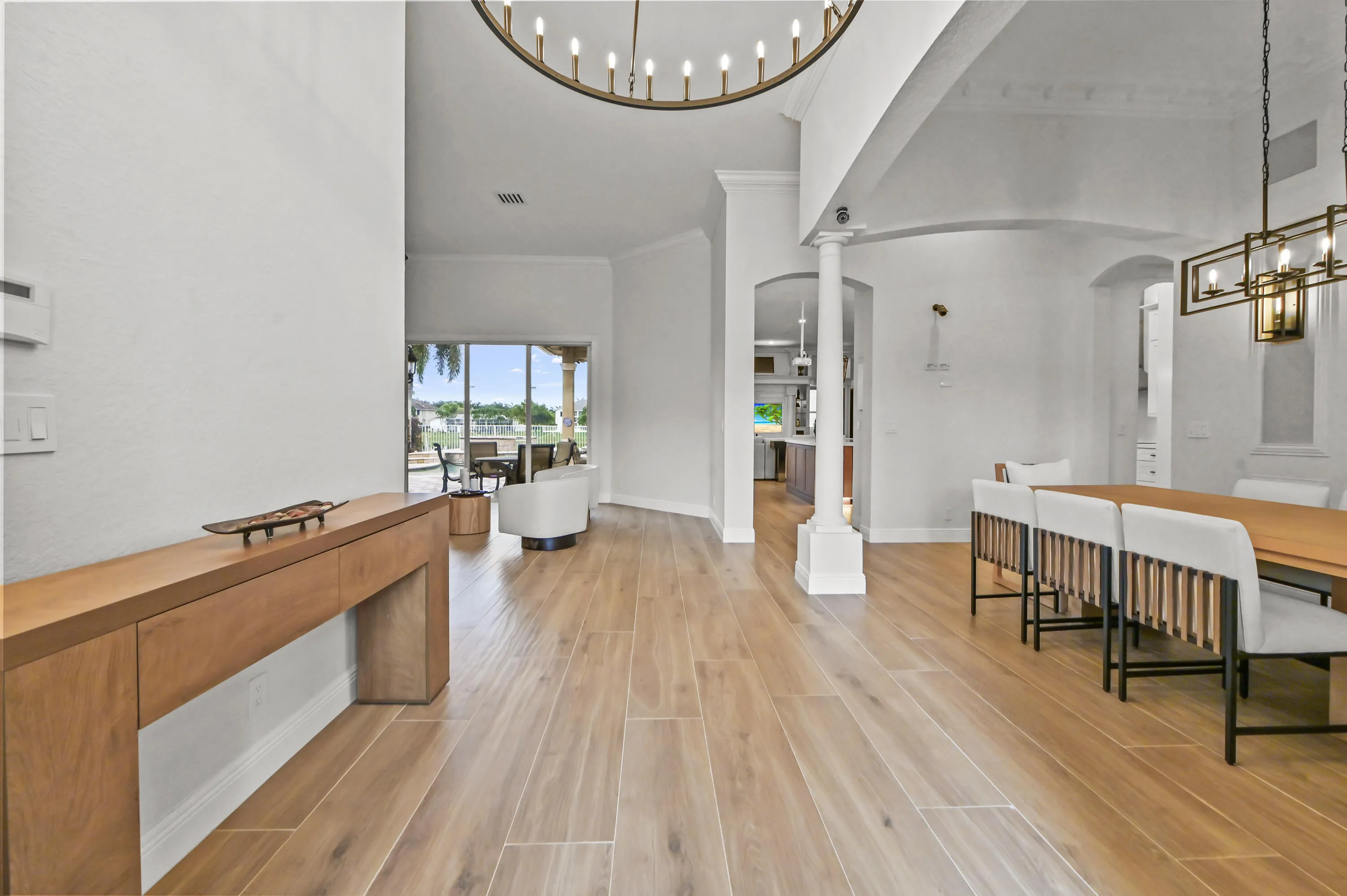 05 Dining room 01
