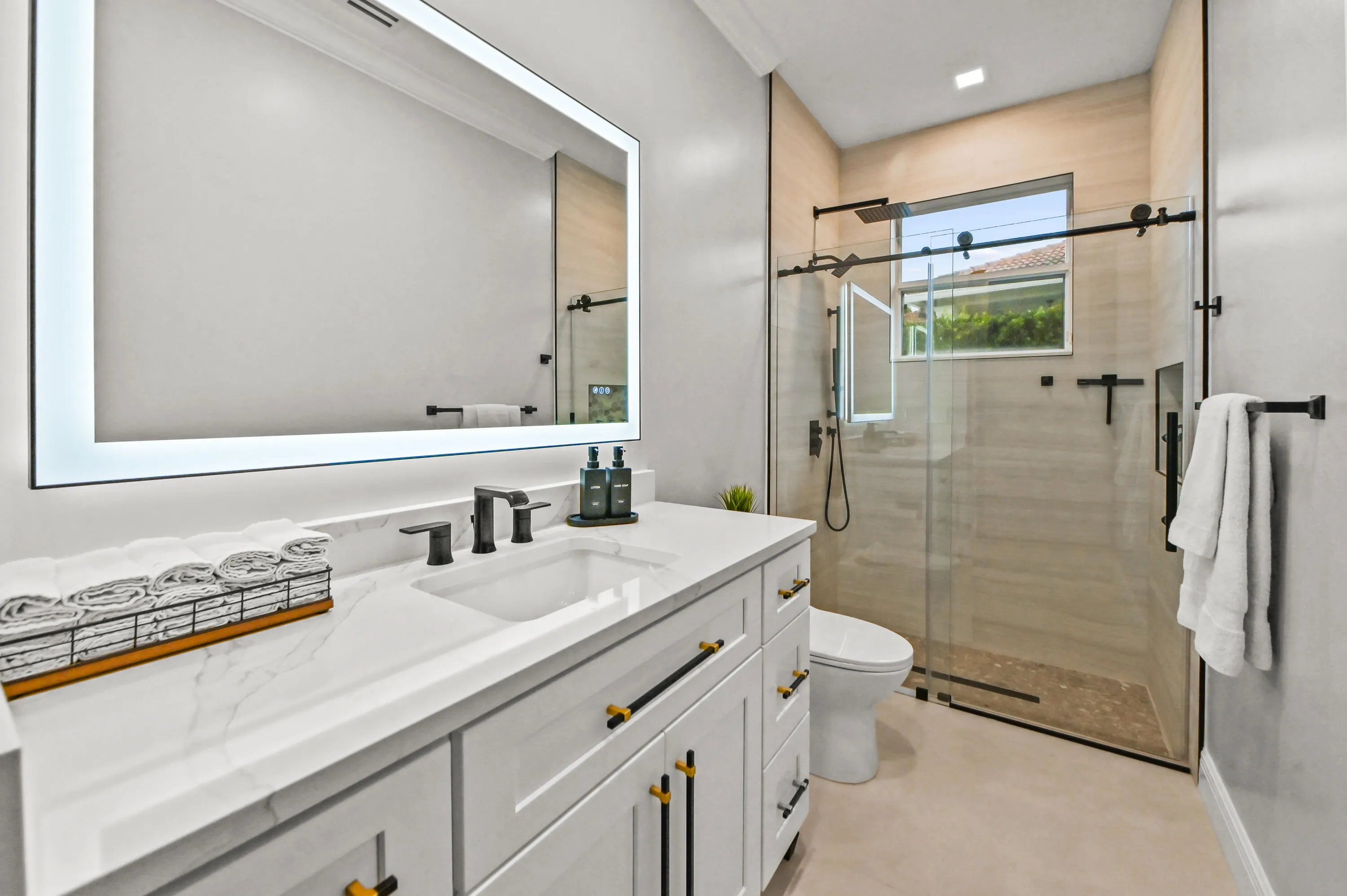 26 Bathroom 01