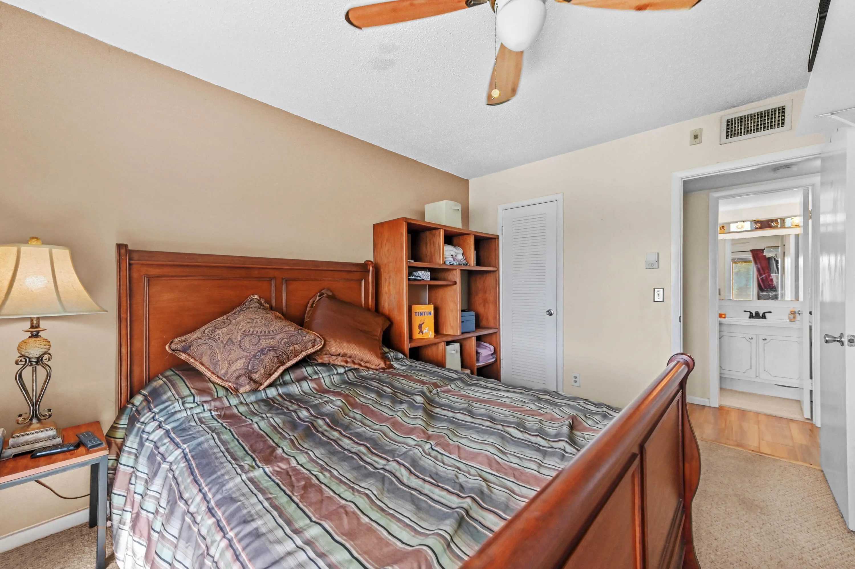 19 Bedroom 05