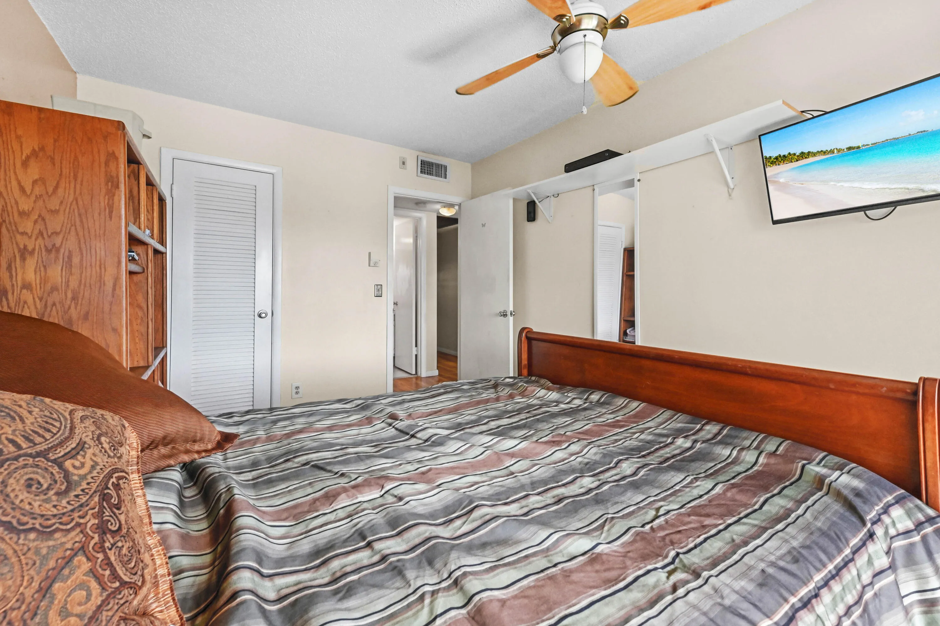 18 Bedroom 04