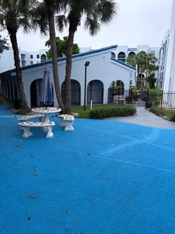 CLUBHOUSE