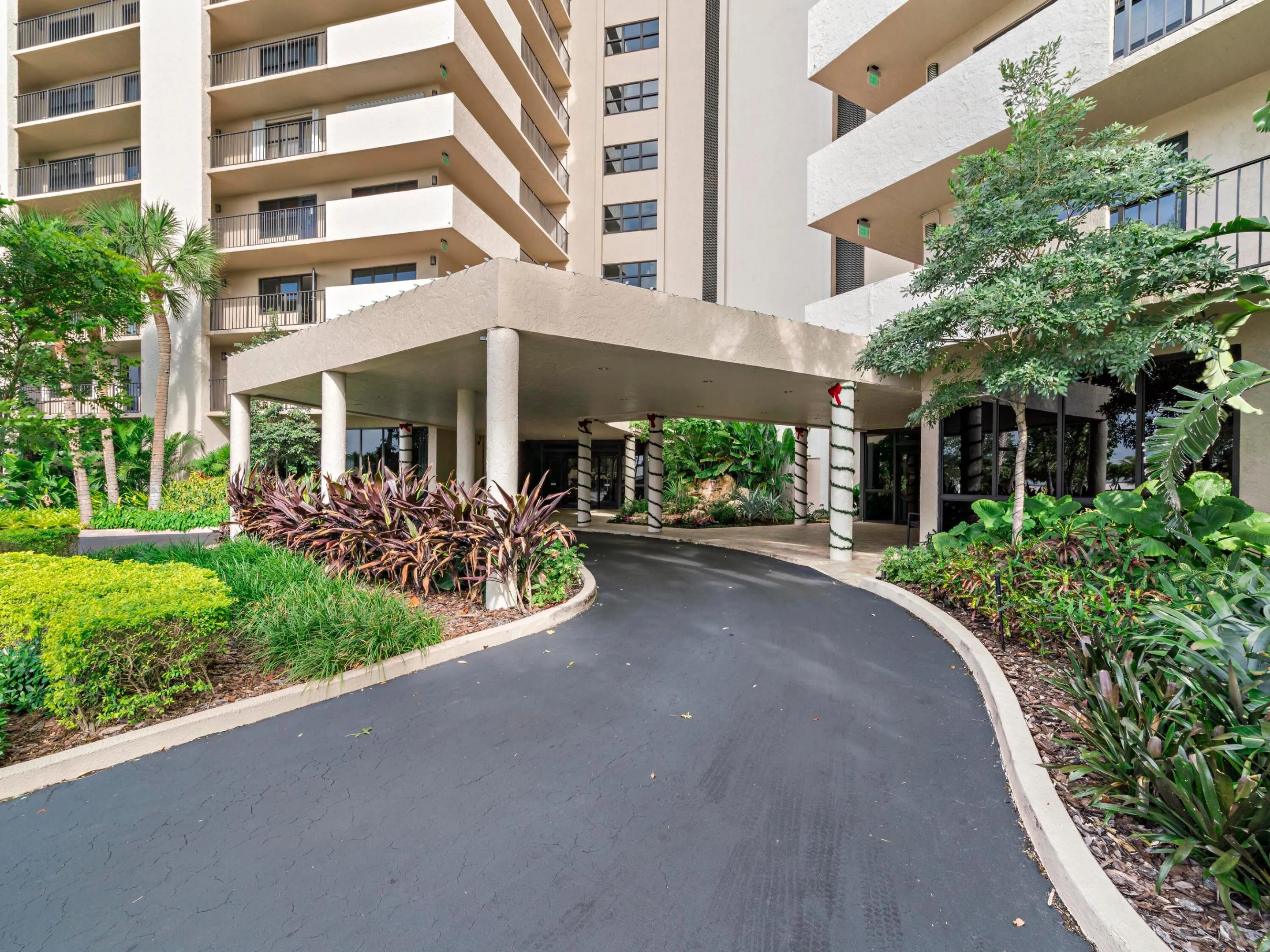 4900 N Ocean Blvd U804_01