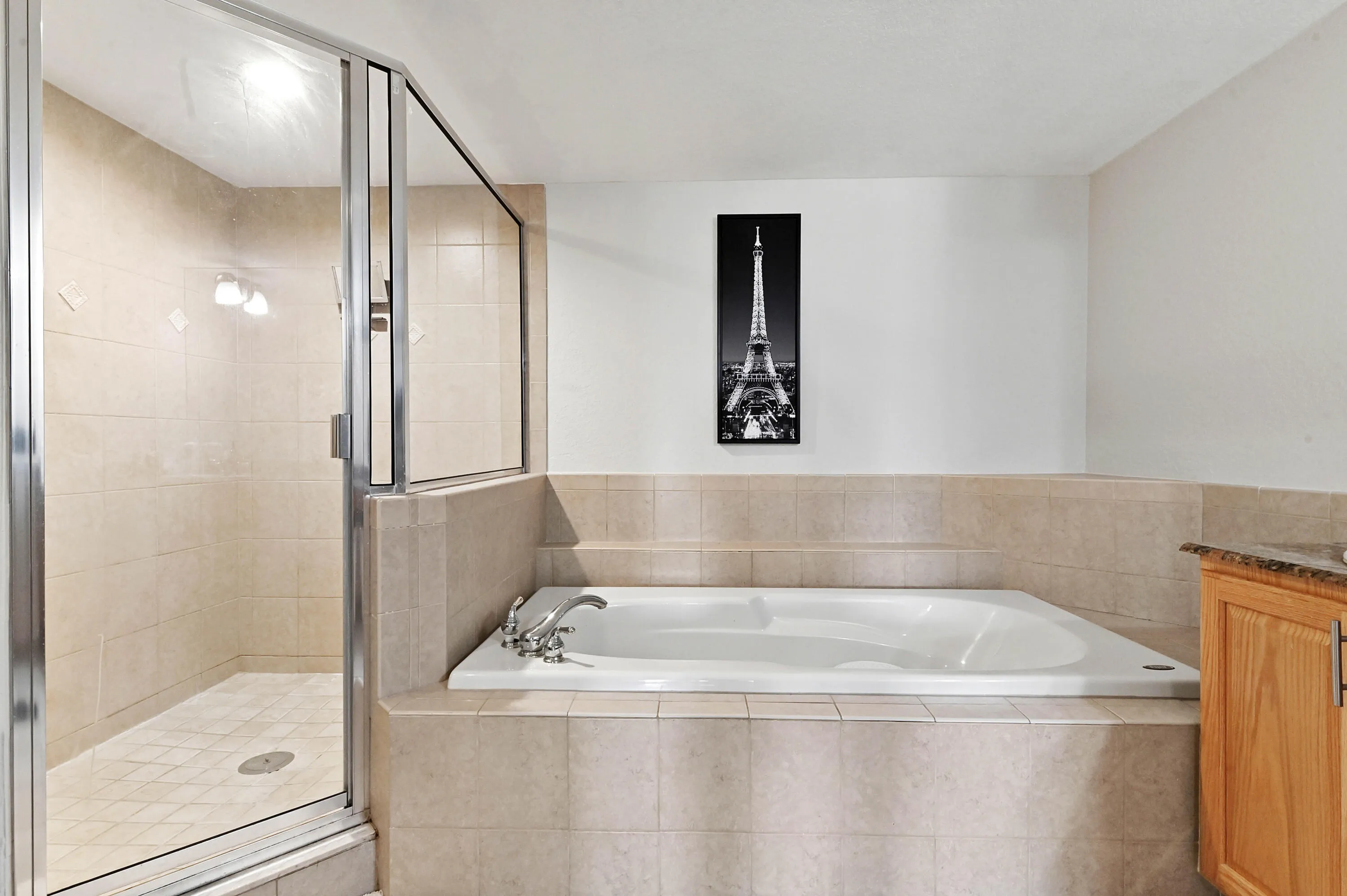 22 Bathroom 02