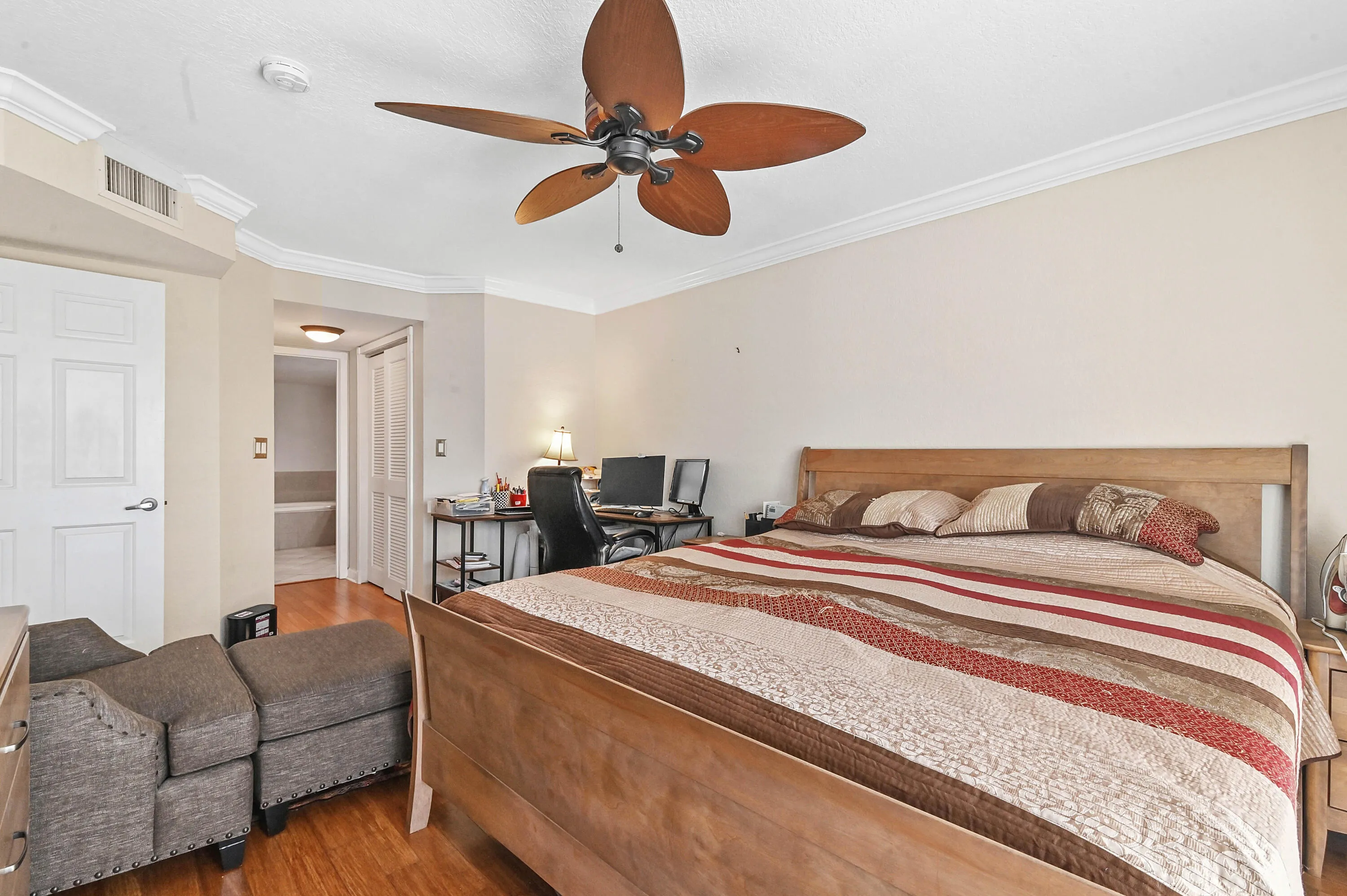 19 Bedroom 03