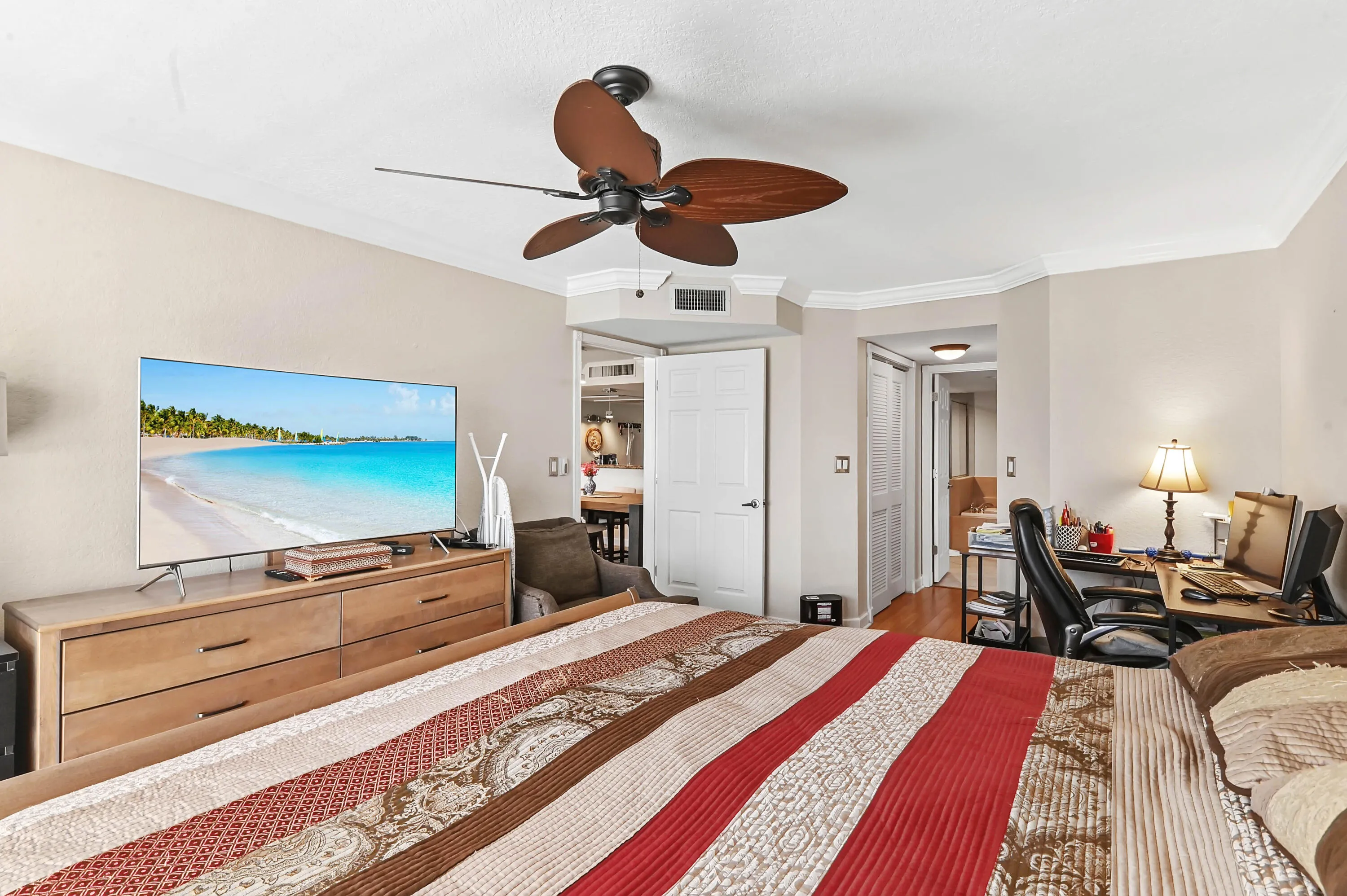 20 Bedroom 04