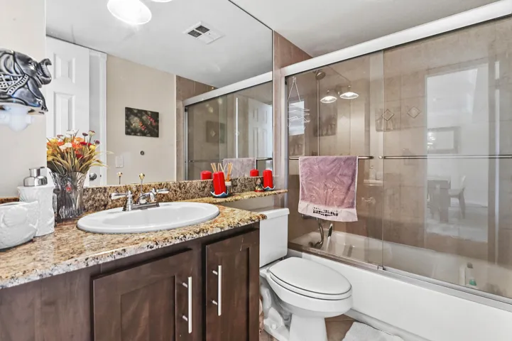 31 Bathroom 01