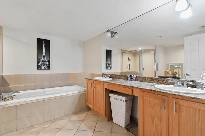 21 Bathroom 01