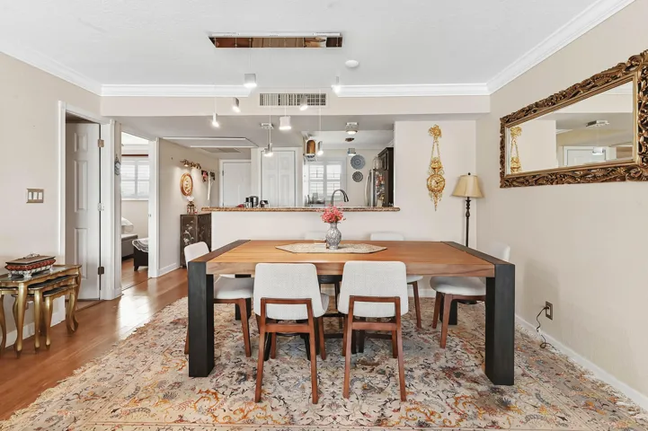 12 Dining area 02