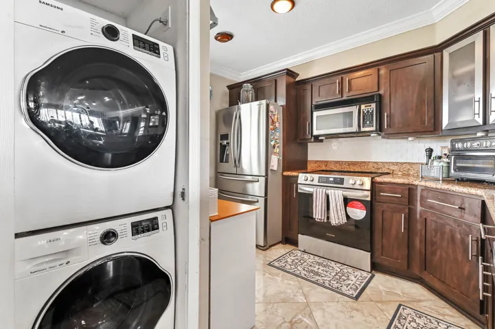 10 Kitchen laundry 05