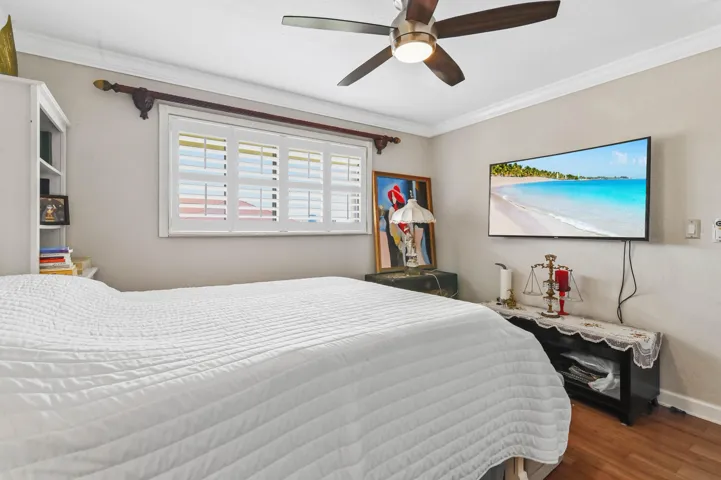 29 Bedroom 02