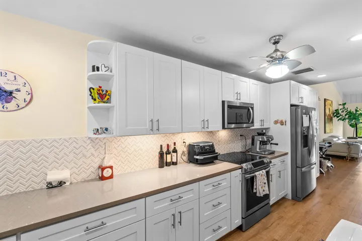 009-830GreenswardCourt-206H-DelrayBeach-