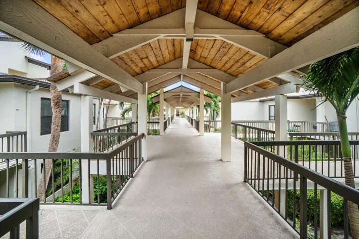 005-830GreenswardCourt-206H-DelrayBeach-