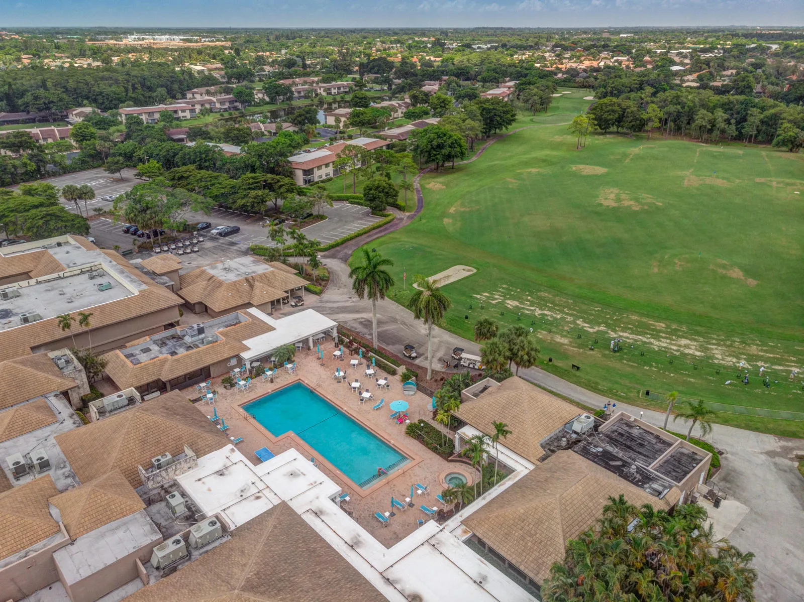 community clubhouse & poolo
