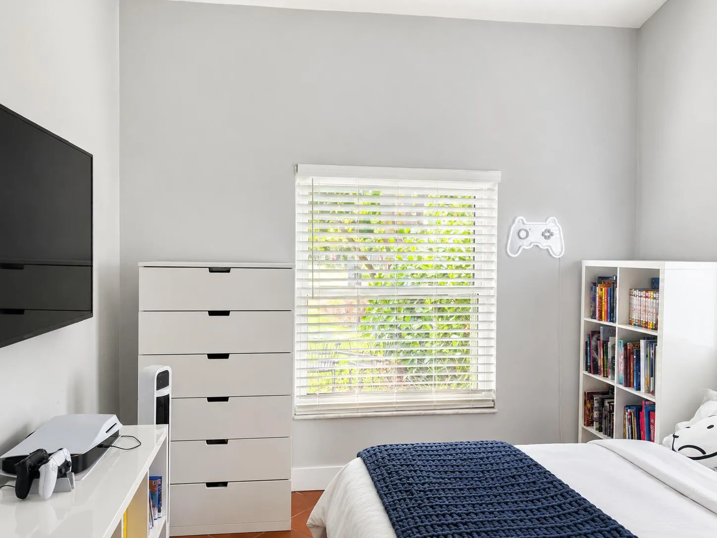 boy's room 2