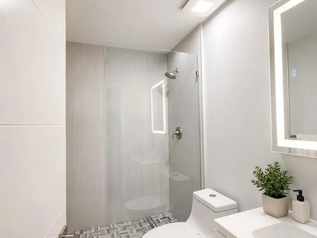 2nd bathroom