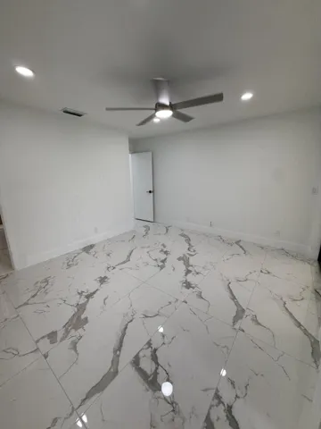 MASTER ROOM
