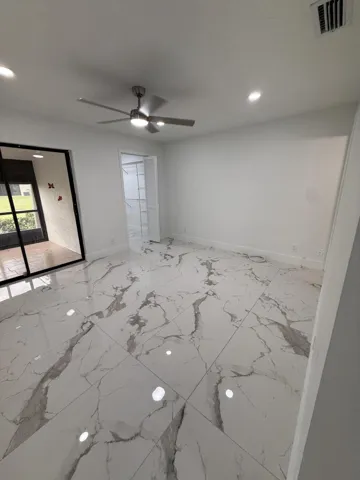 MASTER ROOM (2)
