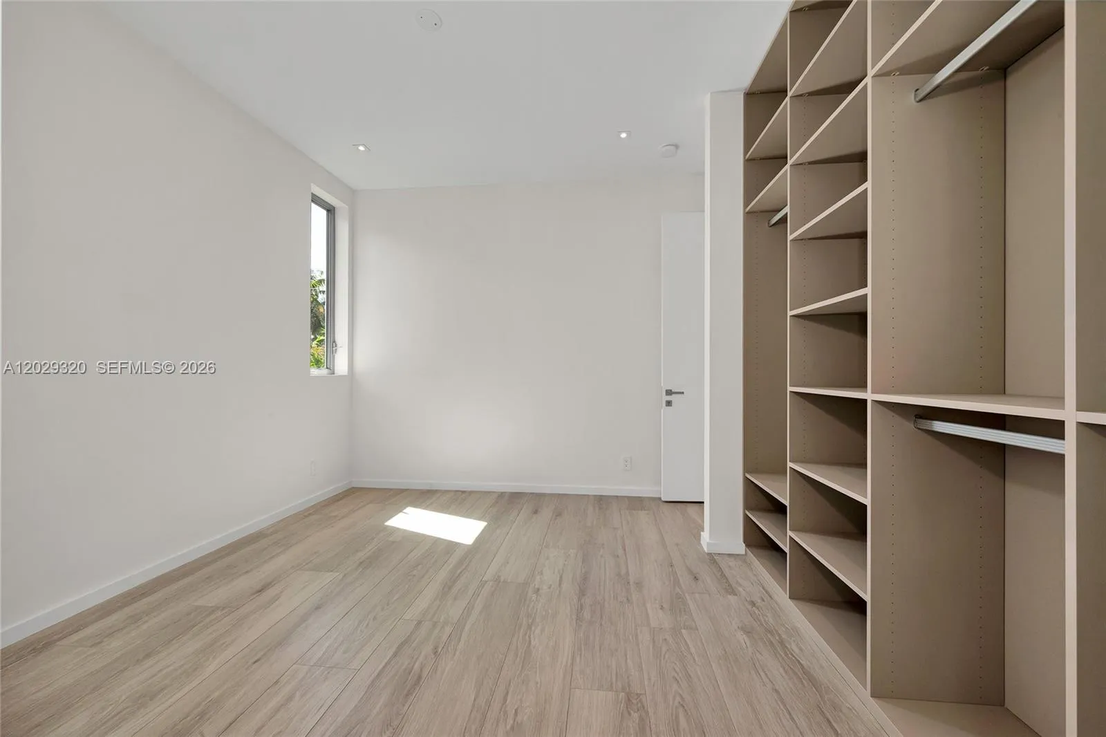 Property photo 192