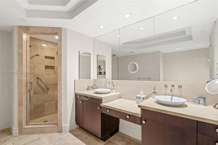 Master bathoom