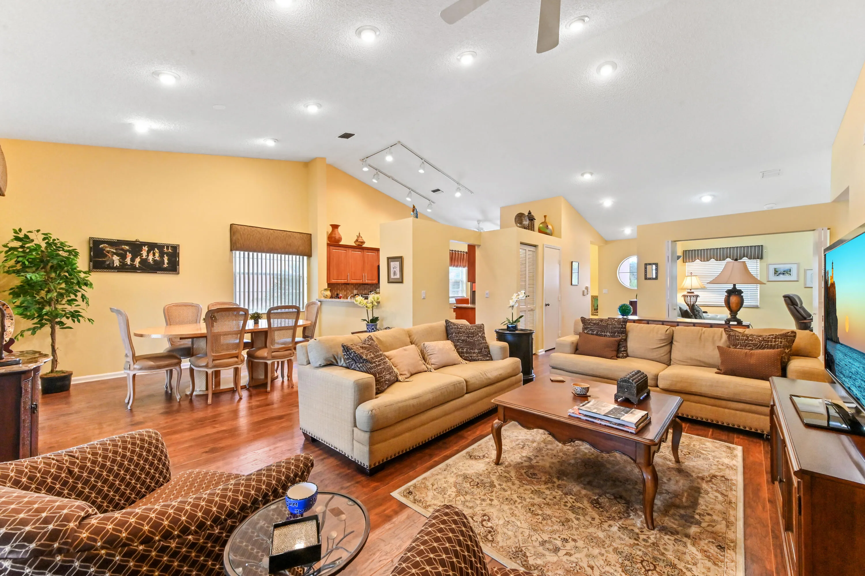 10 living room 04