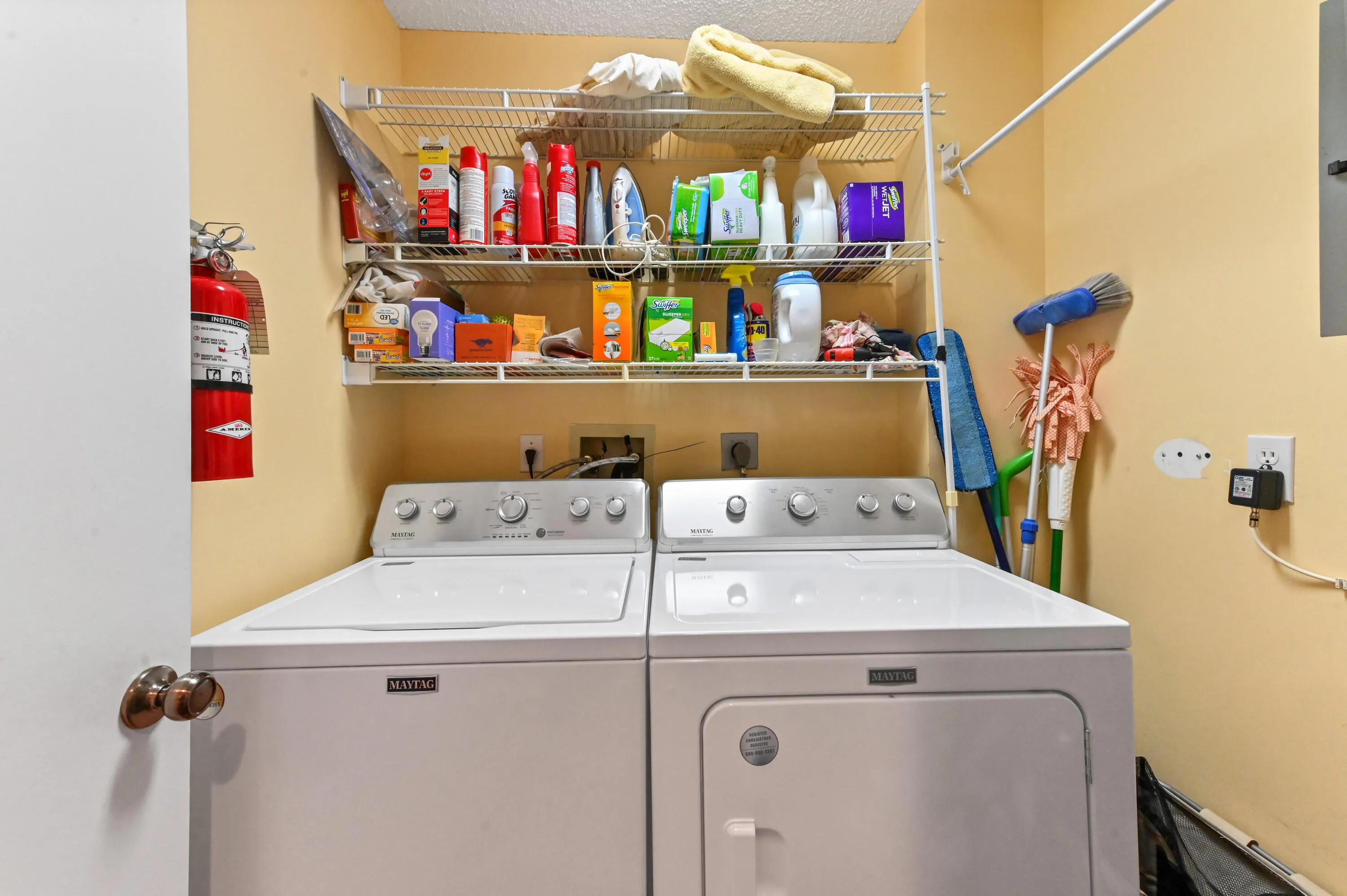 03 laundry room 01