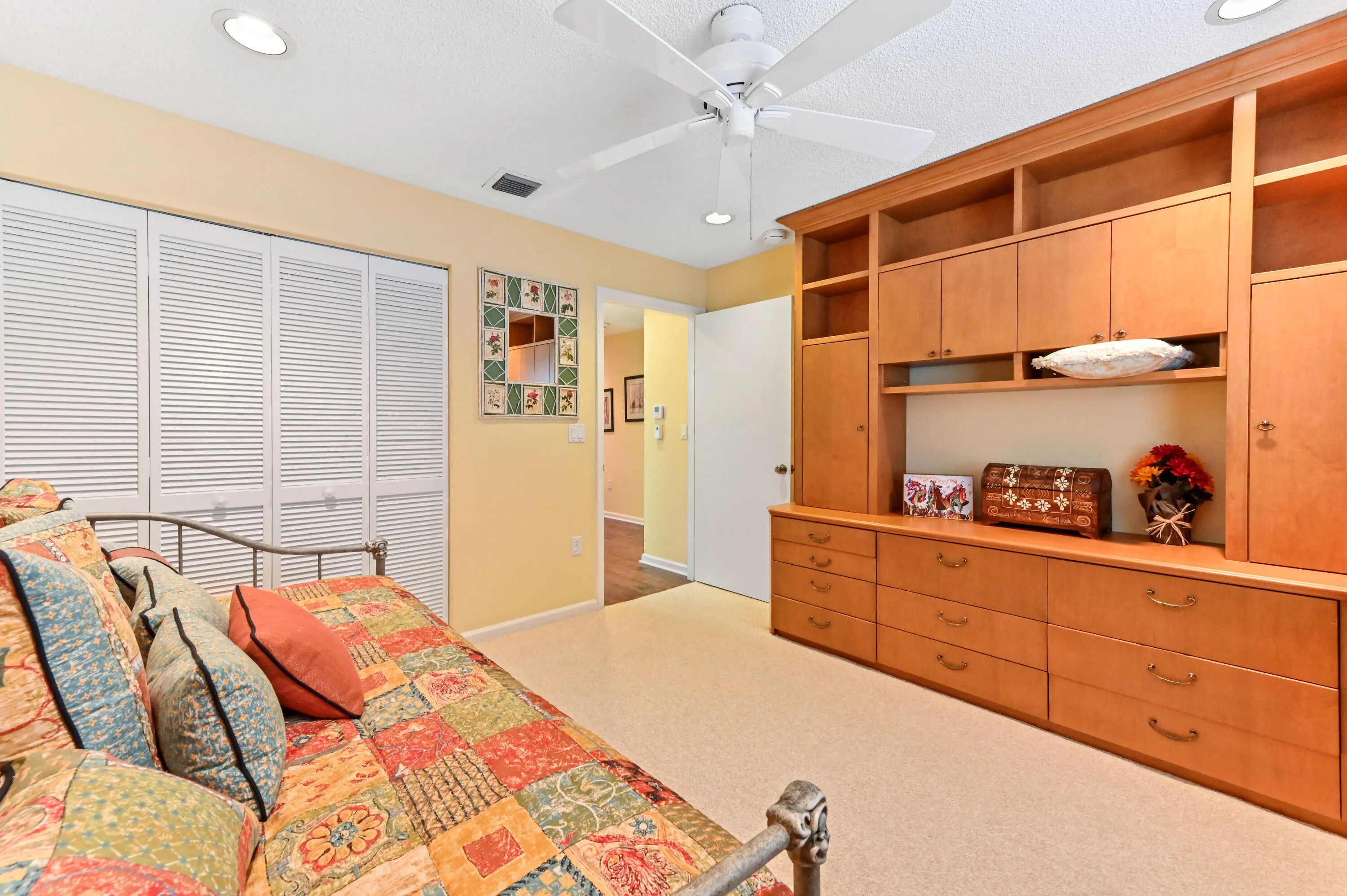 19 bedroom 02