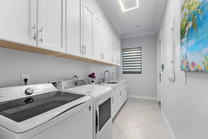 042-2893SouthwestGoldenglowDrive-PalmCit