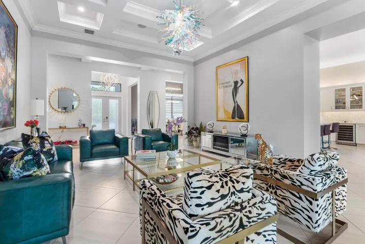 012-2893SouthwestGoldenglowDrive-PalmCit