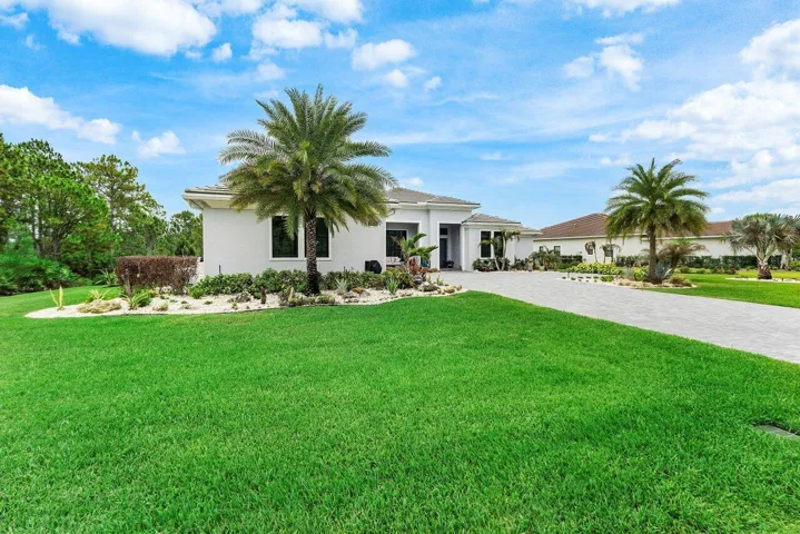 003-2893SouthwestGoldenglowDrive-PalmCit