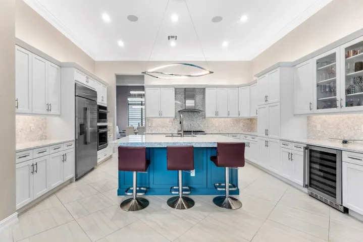 015-2893SouthwestGoldenglowDrive-PalmCit