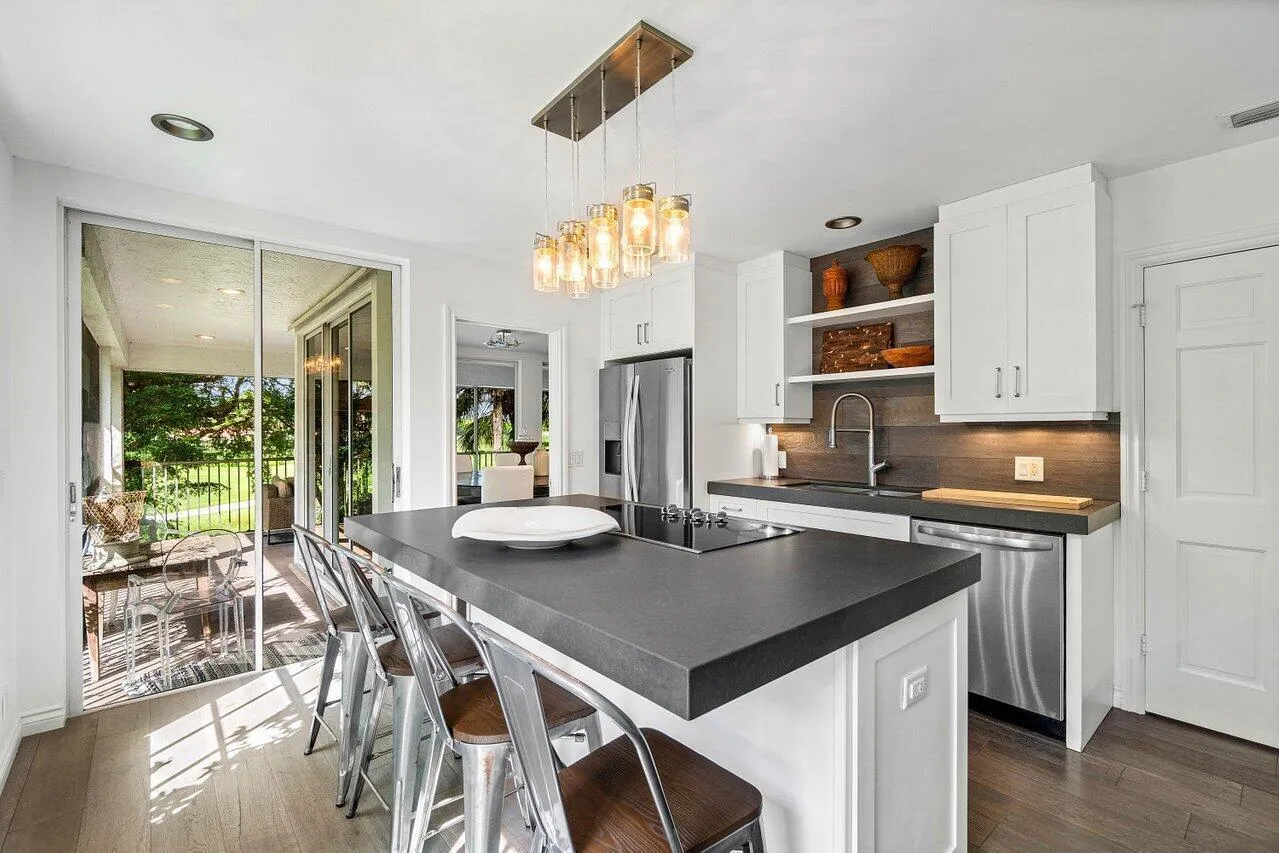 015-11823PebblewoodDrive-Wellington-FL-3