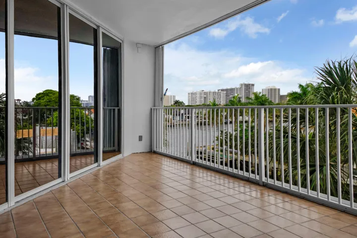 3100 NE 47th Court, 305