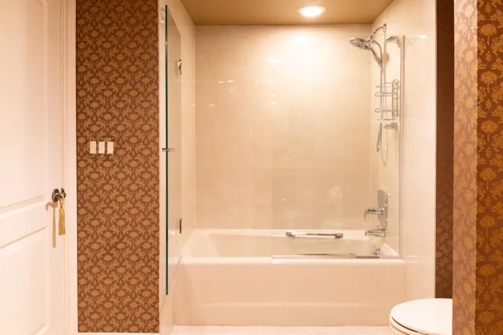 3100 NE 47th Court, 305