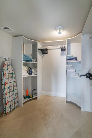 Bedroom1-Closet