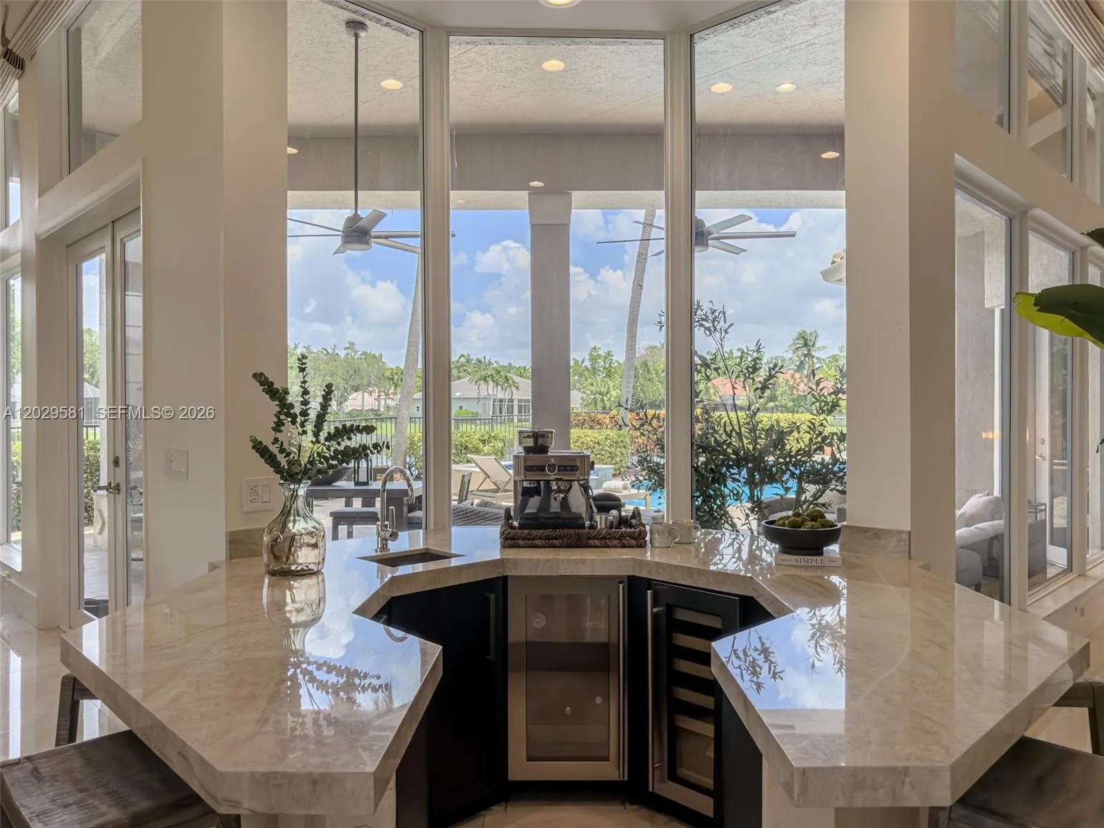 Bar and Cofee Station