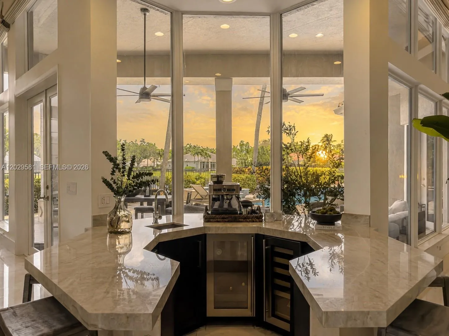 Bar and Cofee Station